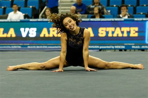 Gymnast Katelyn Ohashi poses naked for ESPNs September。